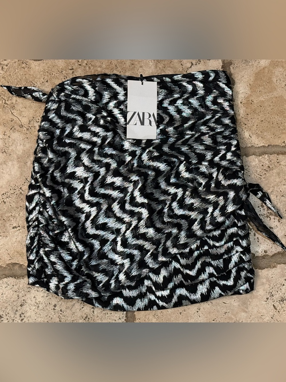 NWT ZARA Black and Silver Wavy-Print Mini Skirt
